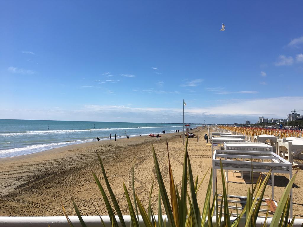 Hotel Da Giovanna Lignano Sabbiadoro Eksteriør billede